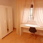 Sunny Double Room Center L5&L1 Metro Lines