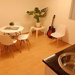 Sunny Double Room Center L5&L1 Metro Lines